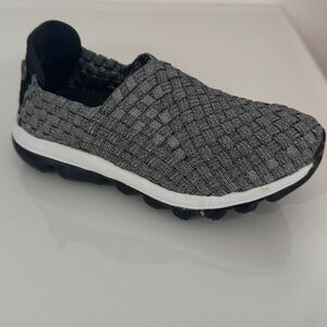 Bernie Mev Gummies GEM Kids Pewter Woven Slip On Sneakers Shoes Metallic Gray